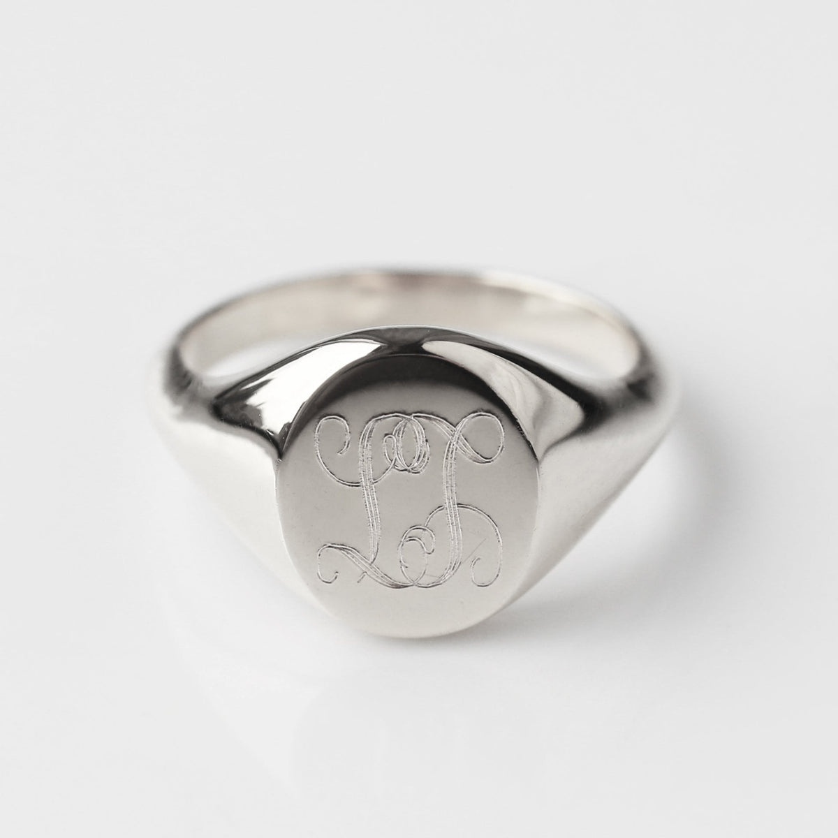 Louise Thompson Chapters Heirloom Signet Ring